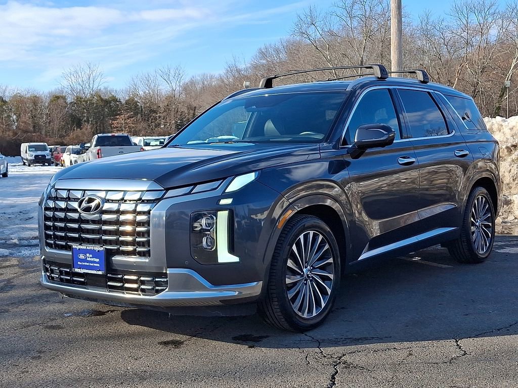 Used 2024 Hyundai Palisade Calligraphy image 3