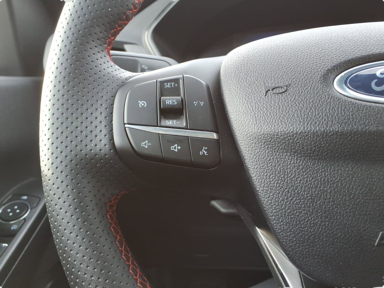 Used 2025 Ford Escape ST-Line image 25