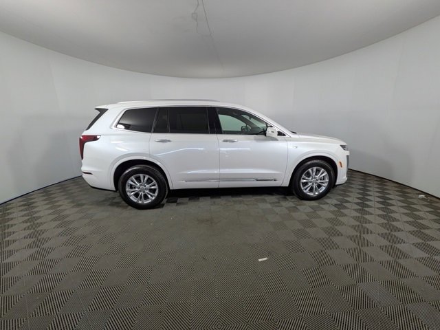 Certified 2025 Cadillac XT6 Luxury image 2