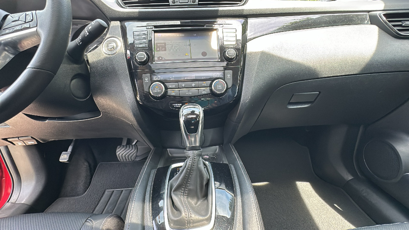 Certified 2018 Nissan Rogue Sport SL w/ SL Premium Package AWD/4WD image 22