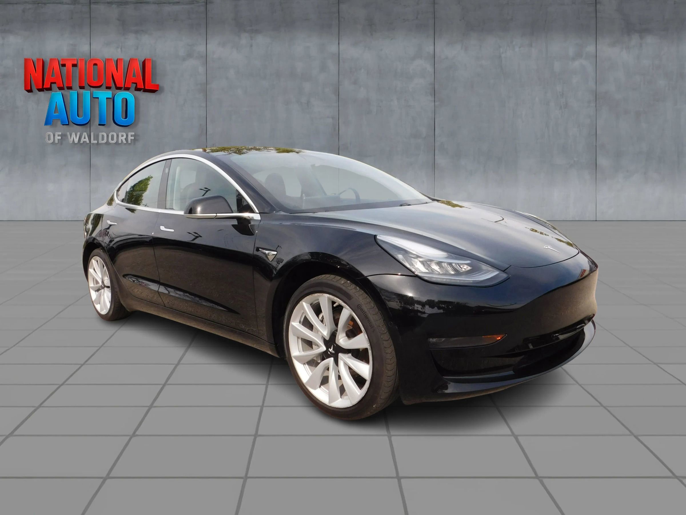 Used 2018 Tesla Model 3 Long Range RWD image 1