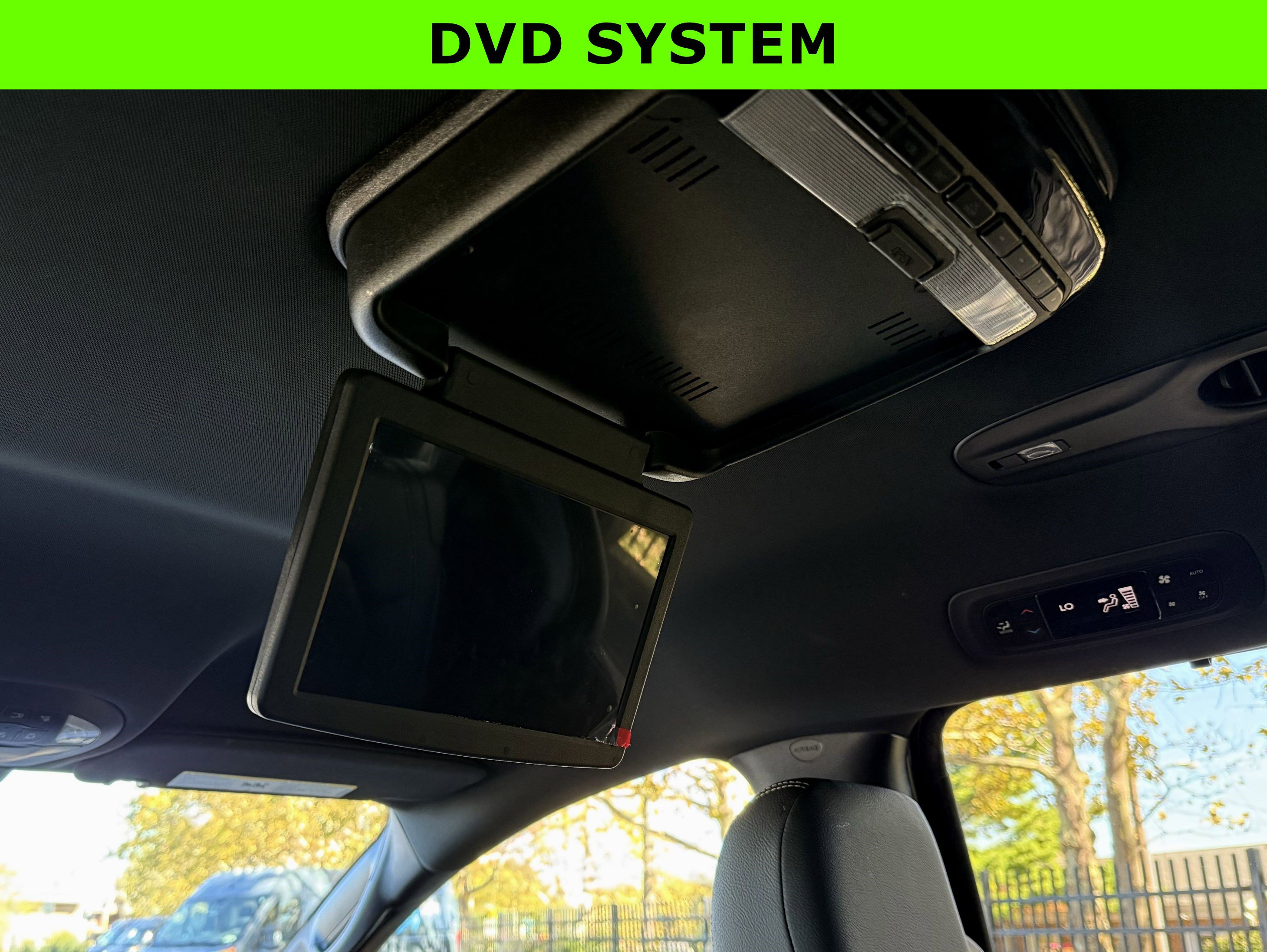 Used 2020 Chrysler Pacifica Touring-L w/ S Appearance Package image 28