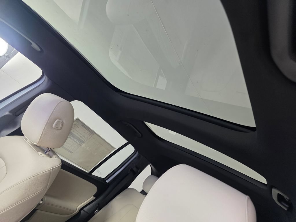 New 2026 Mercedes-Benz GLB 250 image 9