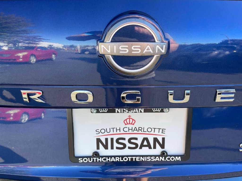 Used 2023 Nissan Rogue SV AWD/4WD image 14