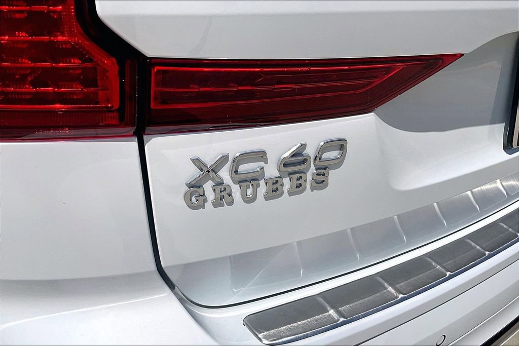 Used 2023 Volvo XC60 B5 Ultimate FWD image 44