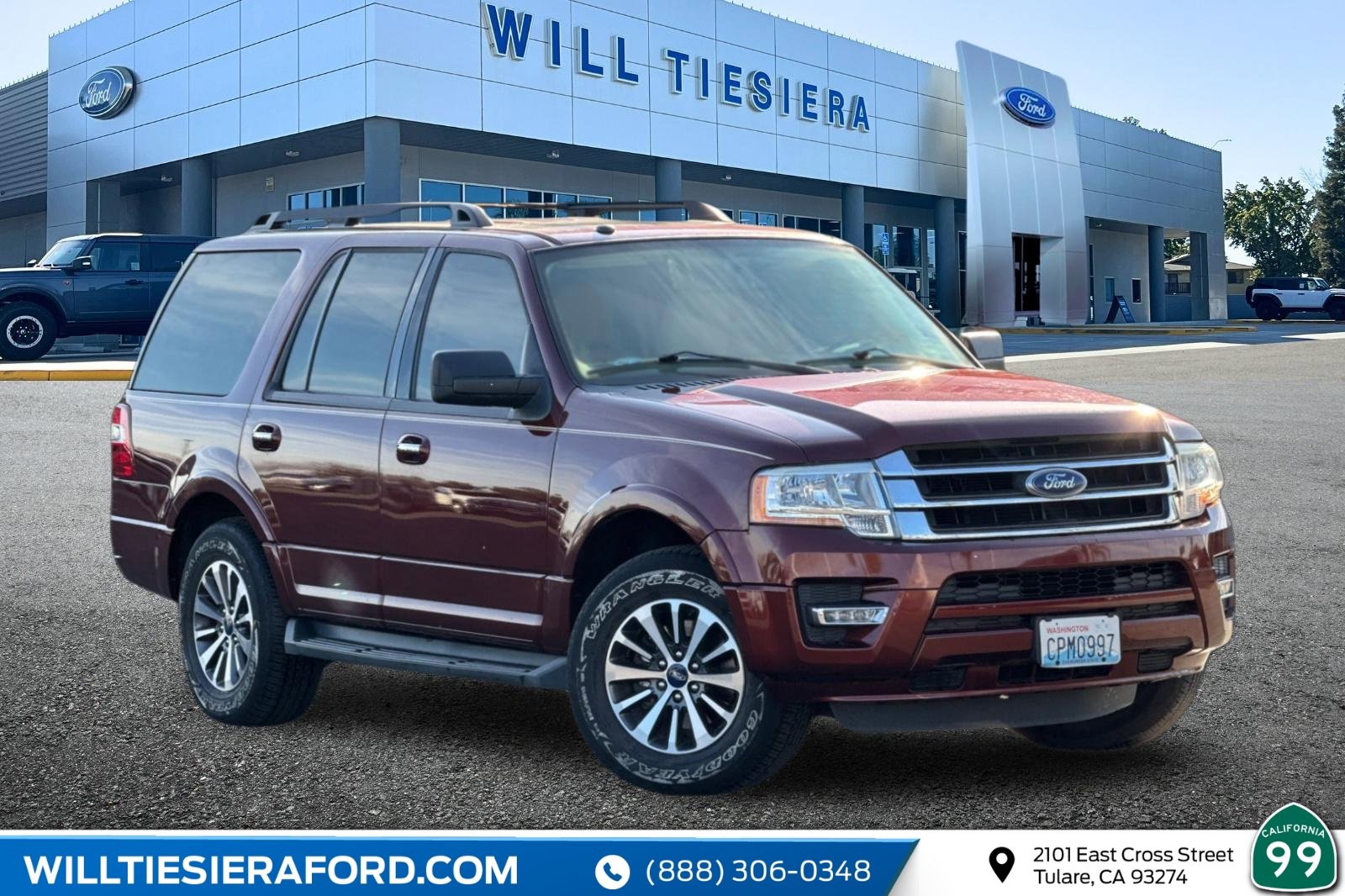 Used 2016 Ford Expedition XLT image 1
