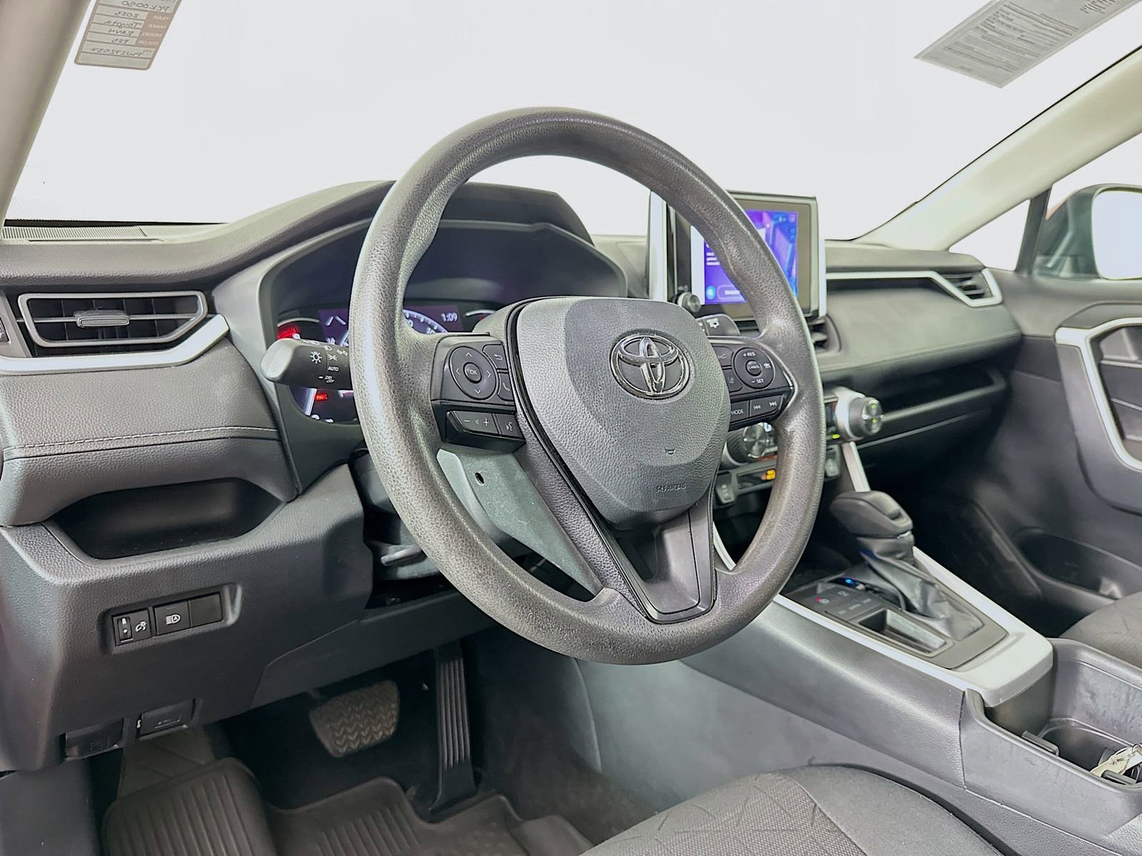Used 2023 Toyota RAV4 XLE FWD image 10