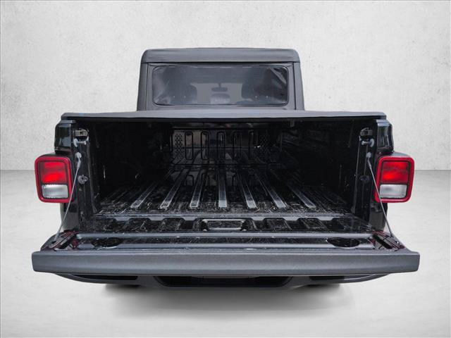 Used 2023 Jeep Gladiator Overland AWD/4WD image 6