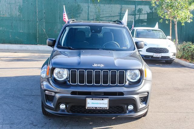 Used 2022 Jeep Renegade Latitude AWD/4WD image 2