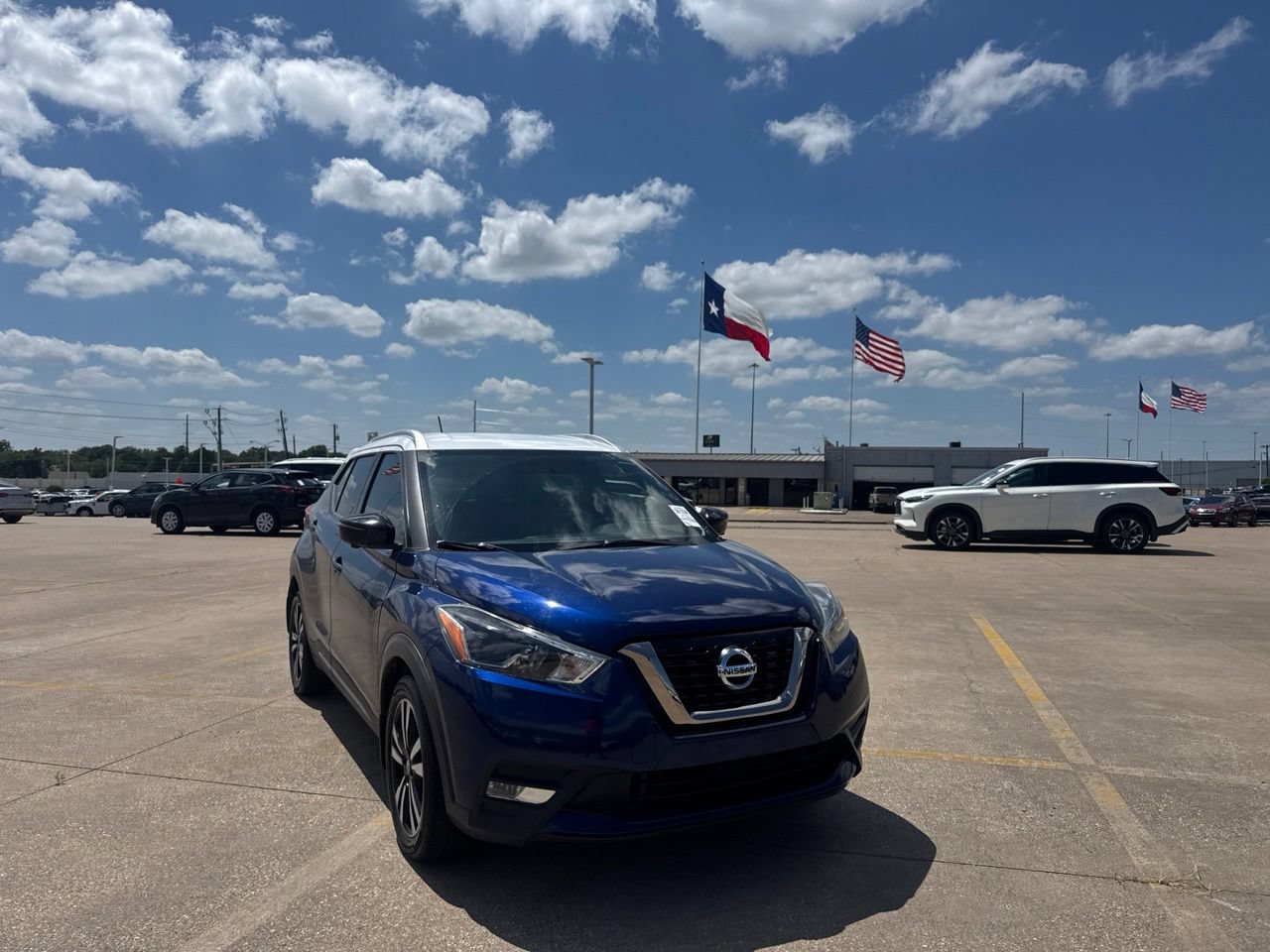 Certified 2019 Nissan Kicks SR w/ SR Premium Package FWD image 3