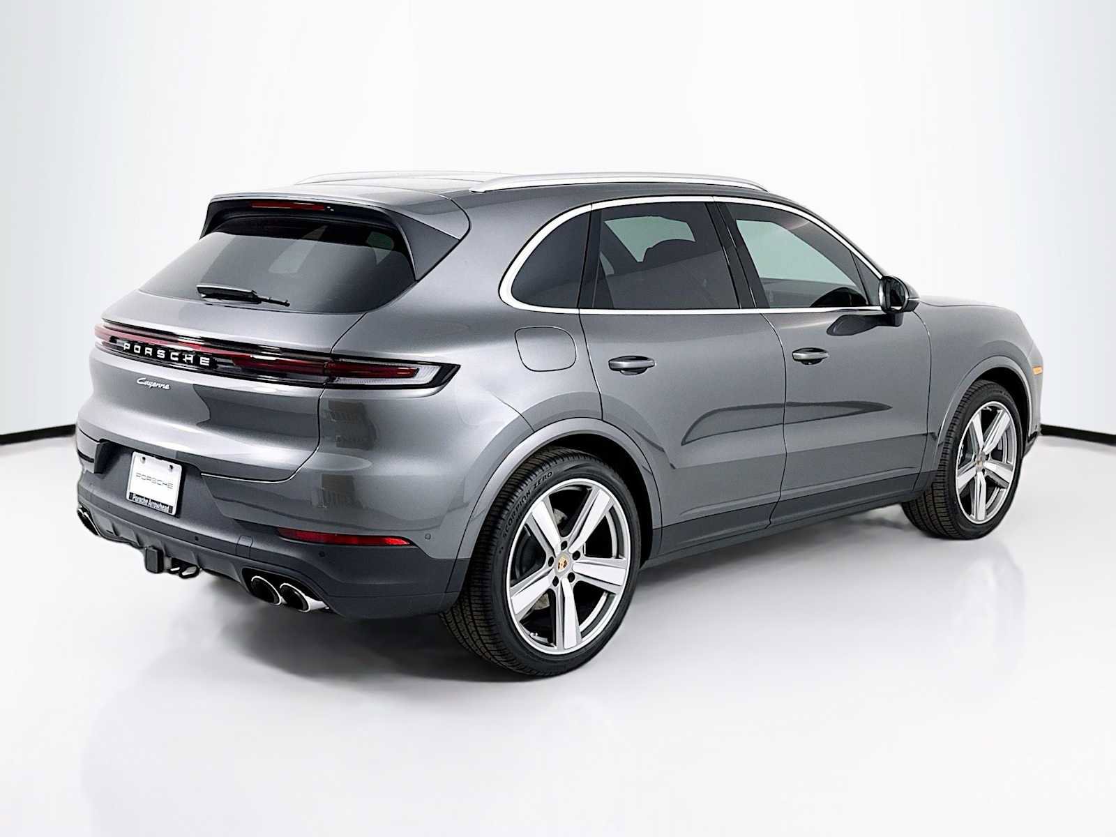 New 2025 Porsche Cayenne image 9