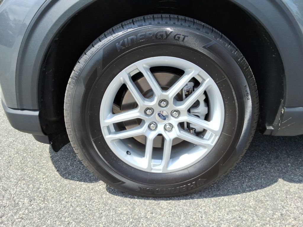 Used 2025 Ford Explorer Active RWD image 10