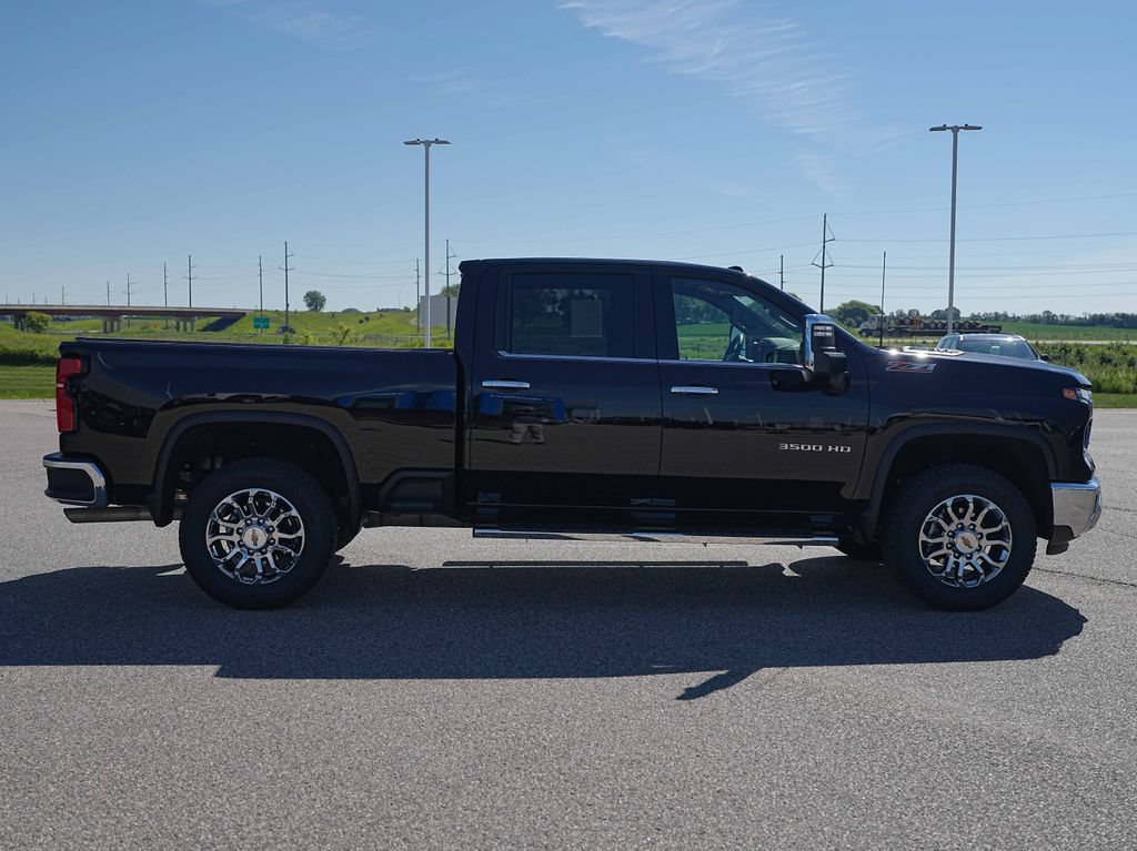Used 2026 Chevrolet Silverado 3500 LTZ w/ LTZ Plus Package AWD/4WD image 5