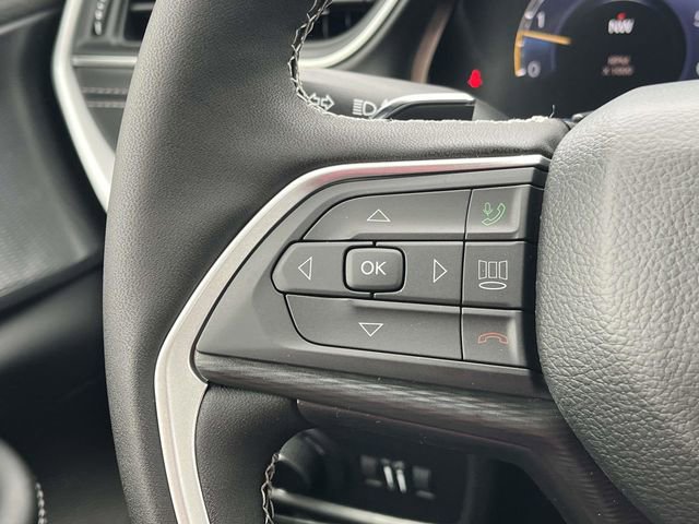 New 2025 Jeep Grand Cherokee Altitude image 20