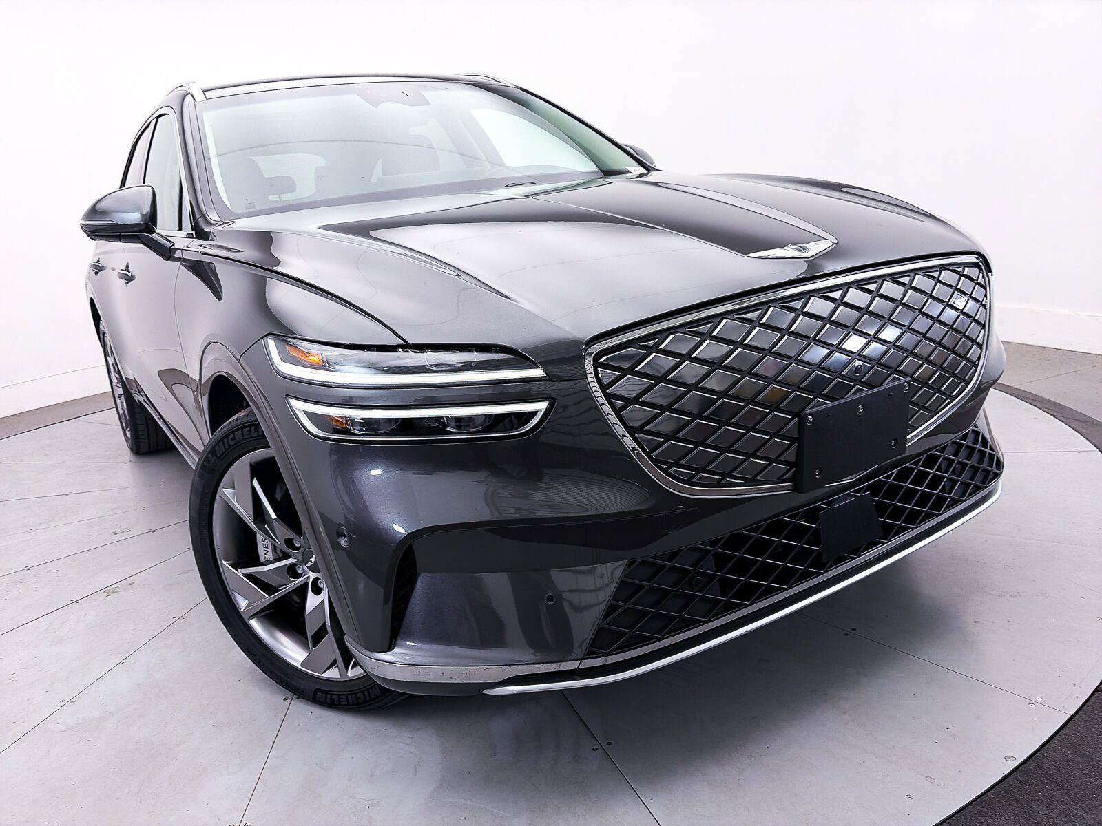 Used 2023 Genesis Electrified GV70 AWD/4WD image 9