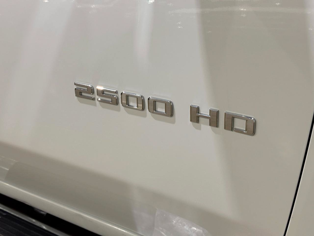 Used 2021 Chevrolet Silverado 2500 LT AWD/4WD image 42