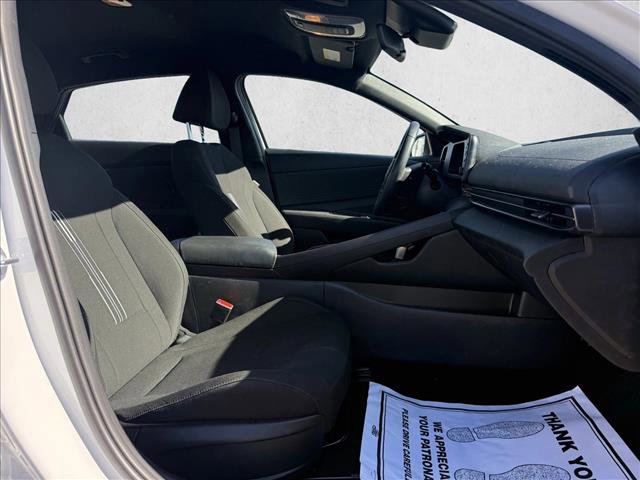 Certified 2025 Hyundai Elantra Sport w/ Cargo Package image 18