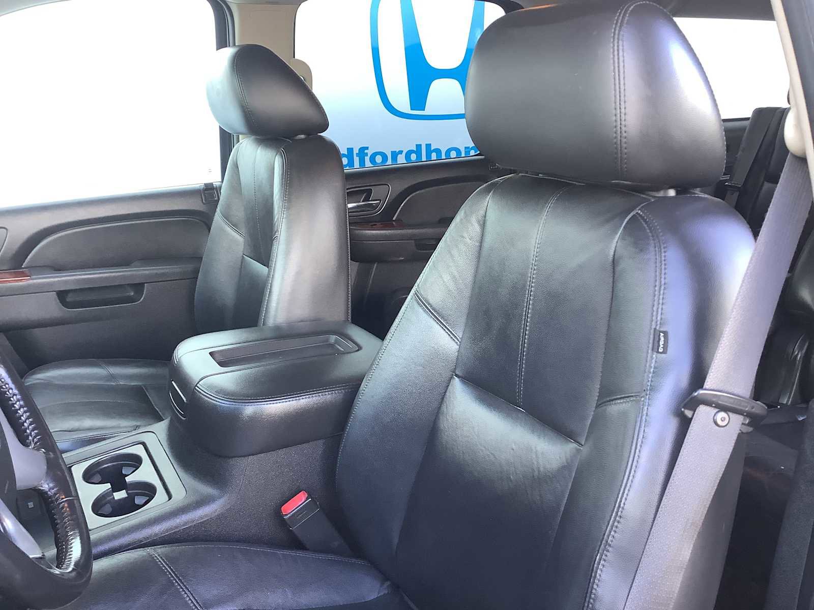 Used 2011 Chevrolet Suburban LT w/ Luxury Package AWD/4WD image 11