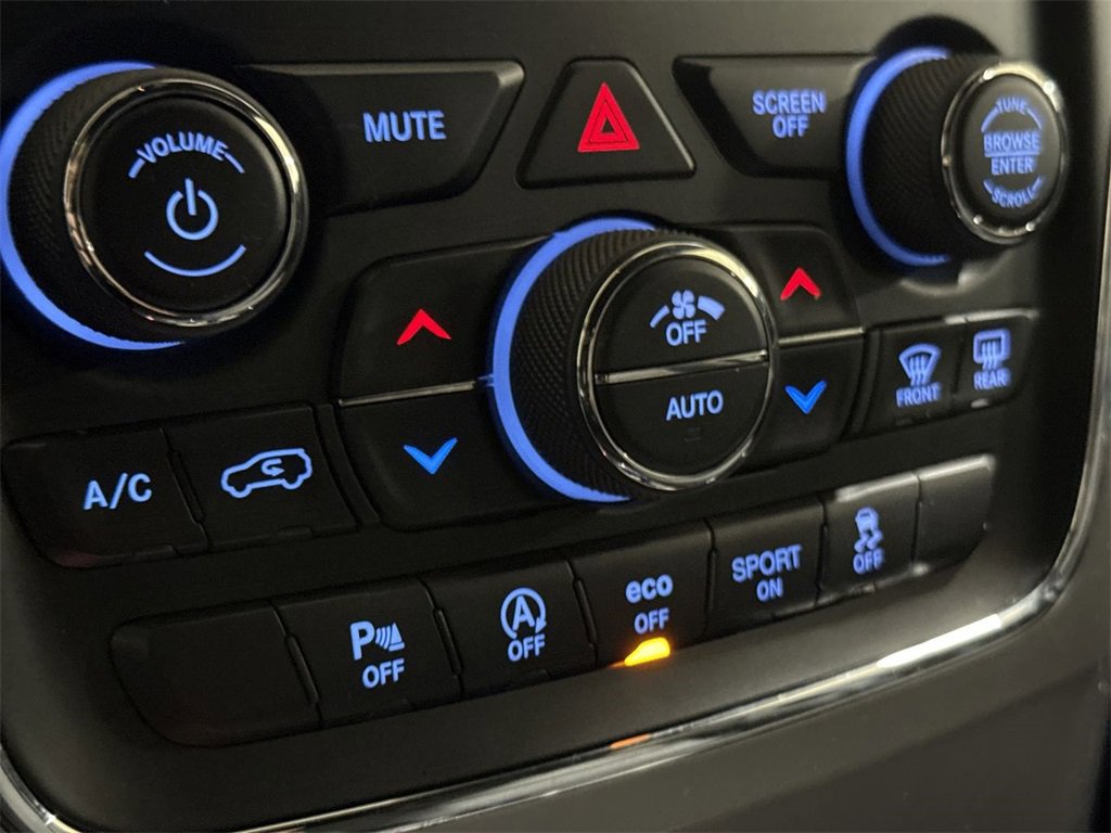 Used 2019 Jeep Grand Cherokee Laredo image 15