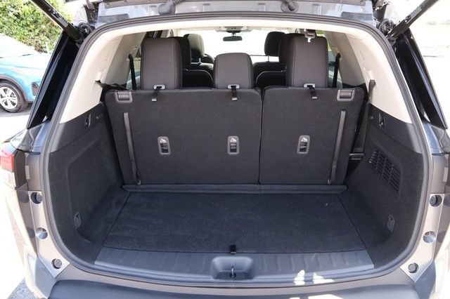 Certified 2025 Nissan Pathfinder SV w/ SV Premium Package FWD image 7