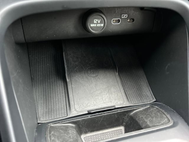 Used 2024 Volvo XC40 B5 Core image 20
