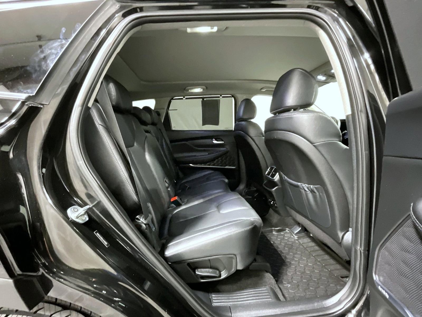 Used 2020 Hyundai Santa Fe Limited image 19