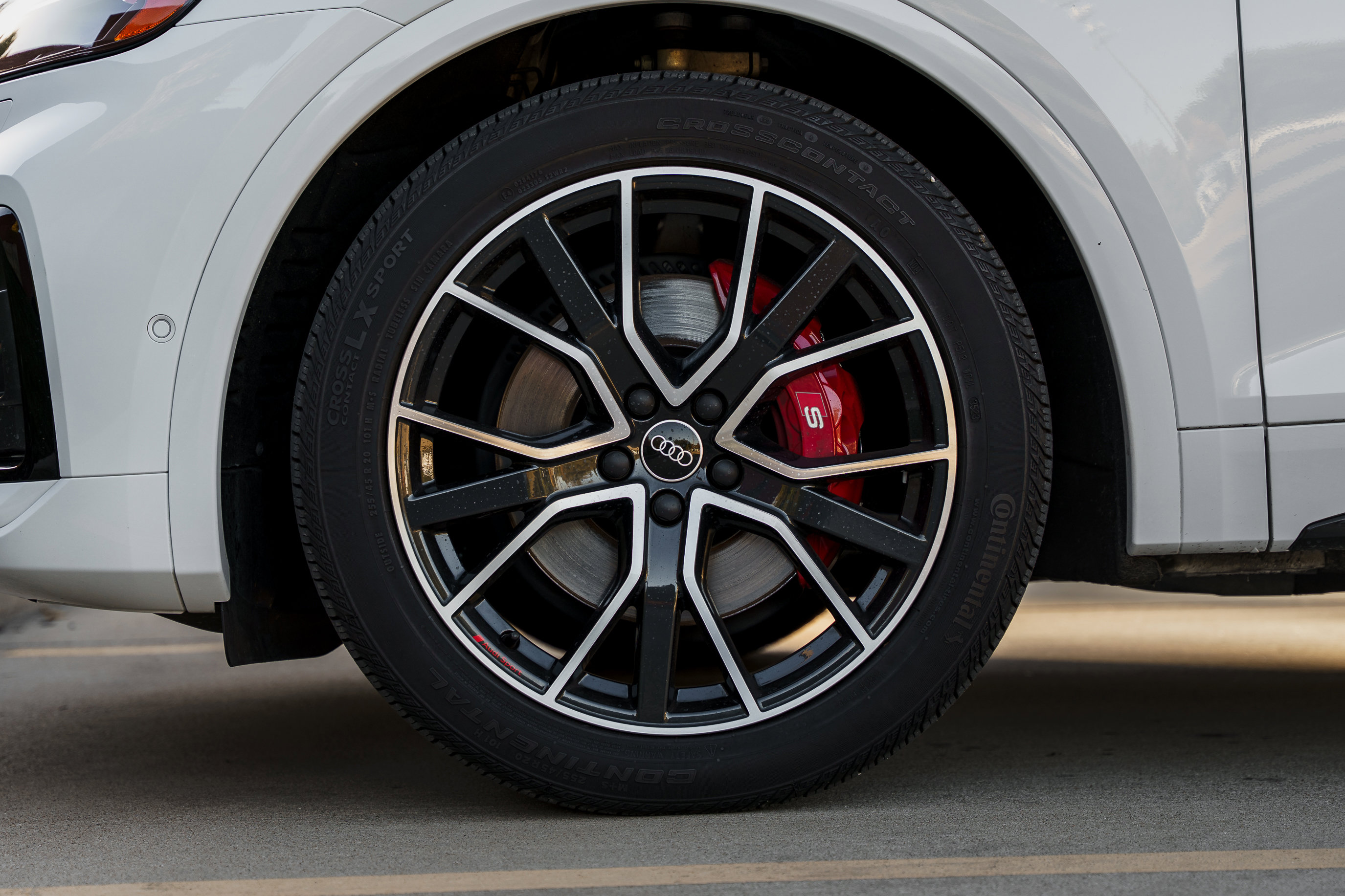 Used 2024 Audi SQ5 Prestige w/ Prestige Package image 32