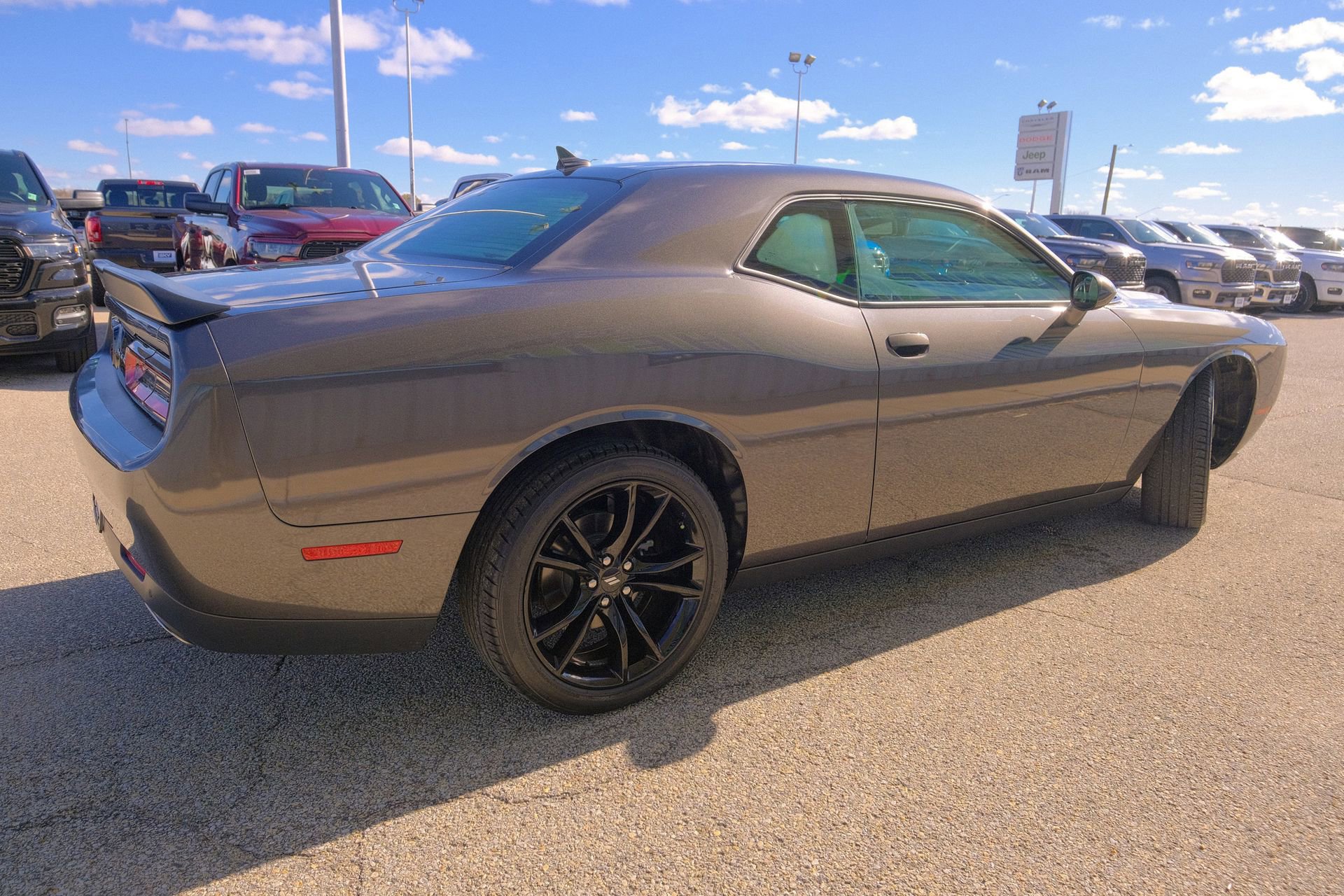 Used 2018 Dodge Challenger SXT Plus image 9