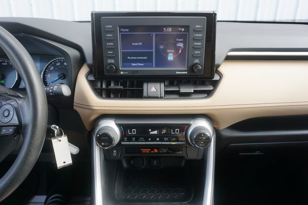 Used 2022 Toyota RAV4 LE AWD/4WD image 9