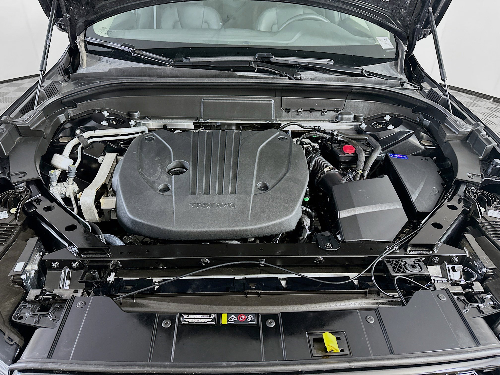 Used 2025 Volvo XC60 B5 Plus w/ Climate Package image 35