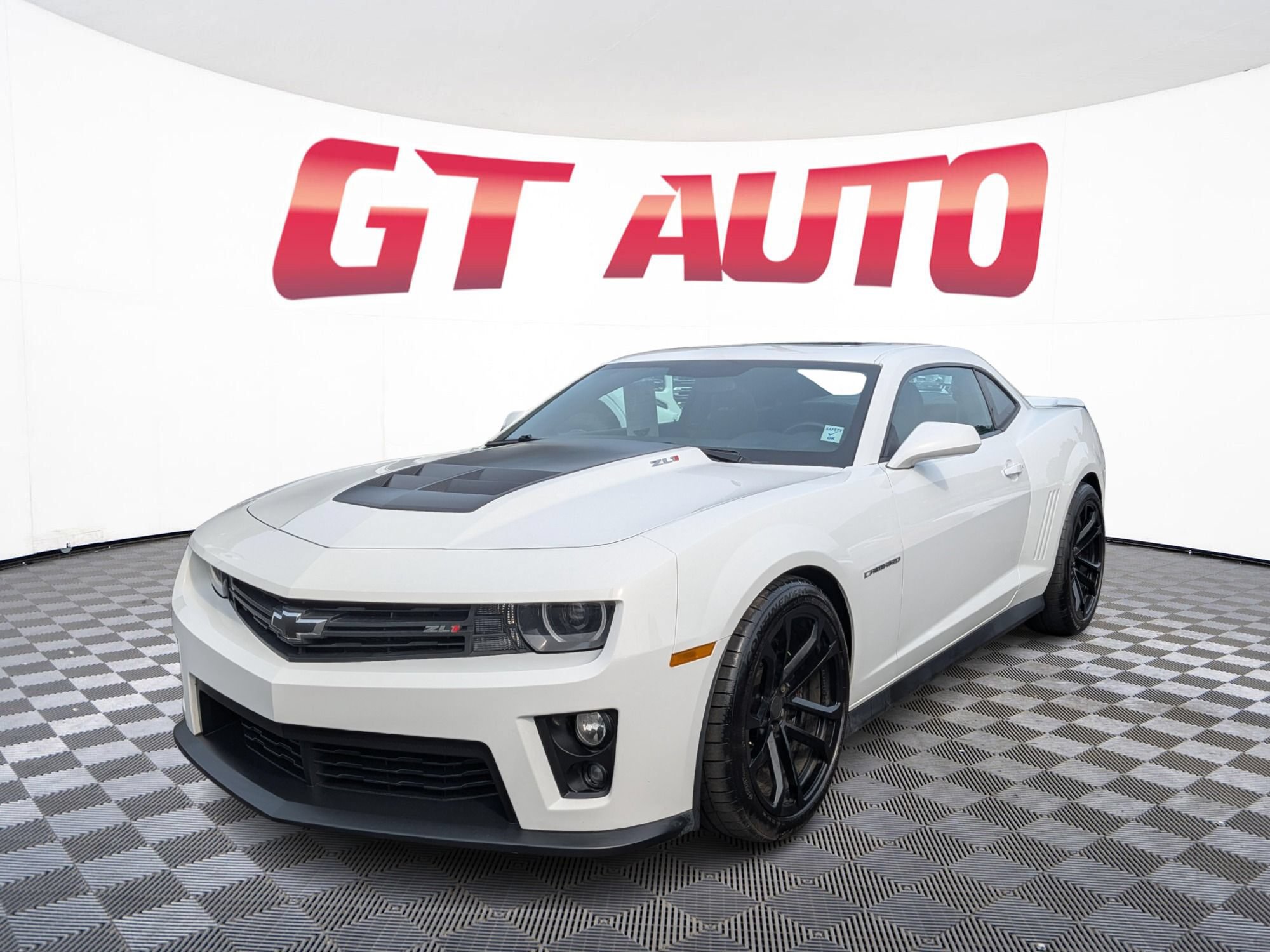 Used 2013 Chevrolet Camaro ZL1 RWD image 2