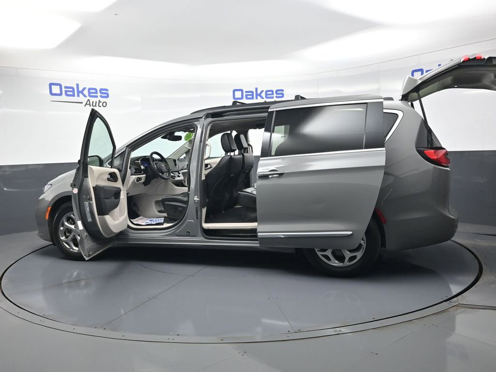 Used 2023 Chrysler Pacifica Limited image 55