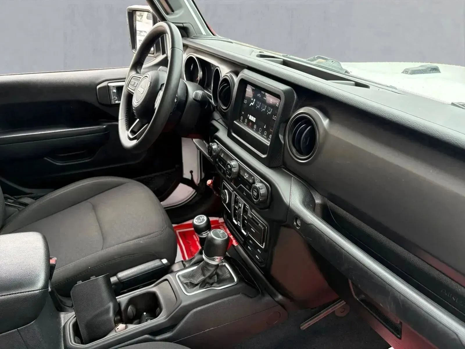 Used 2023 Jeep Gladiator Sport image 18