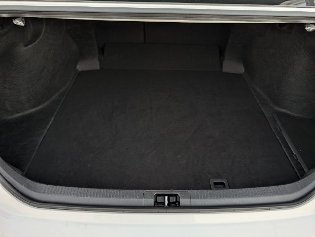 Used 2025 Toyota Camry SE FWD image 28