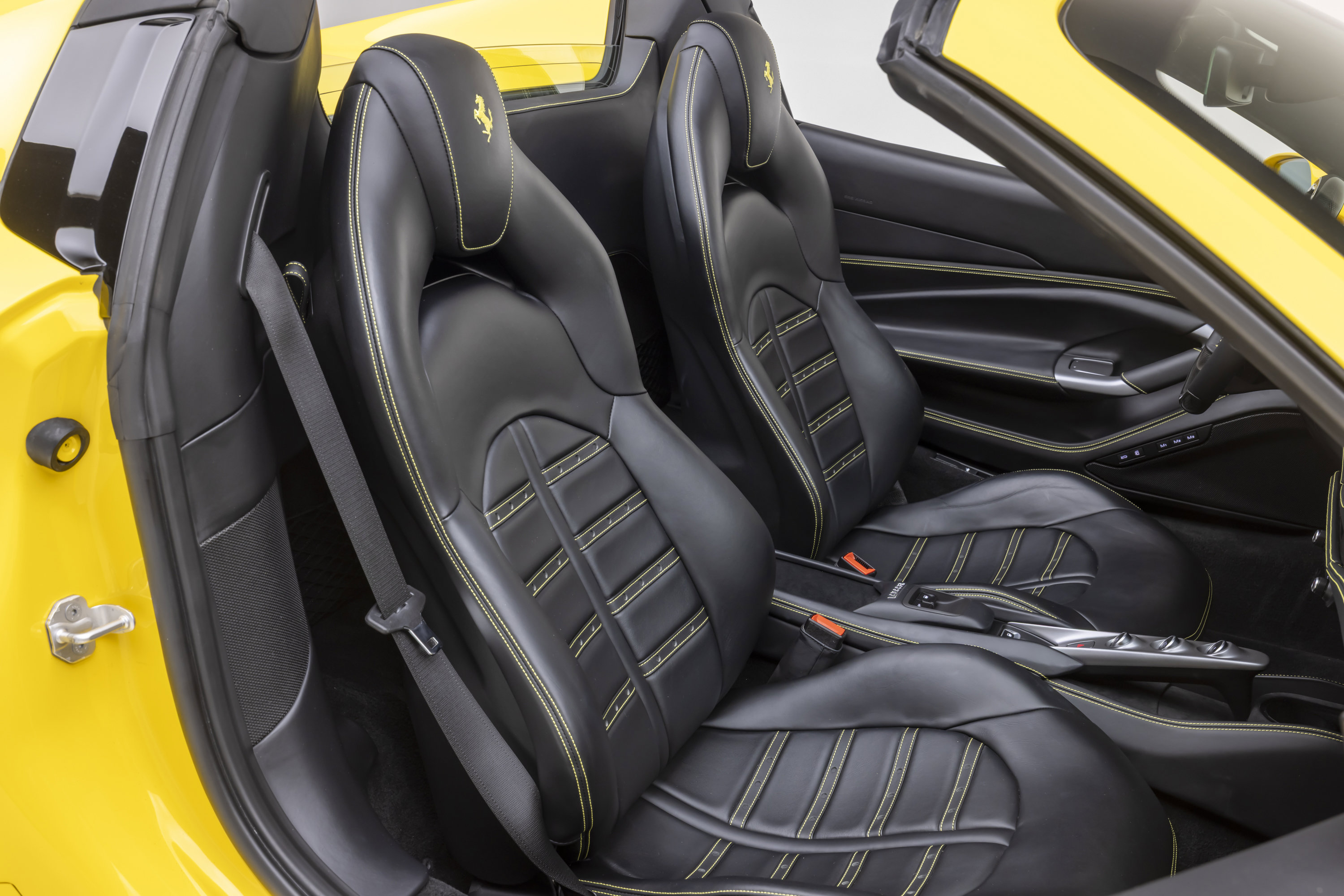 Certified 2022 Ferrari F8 Tributo RWD image 47