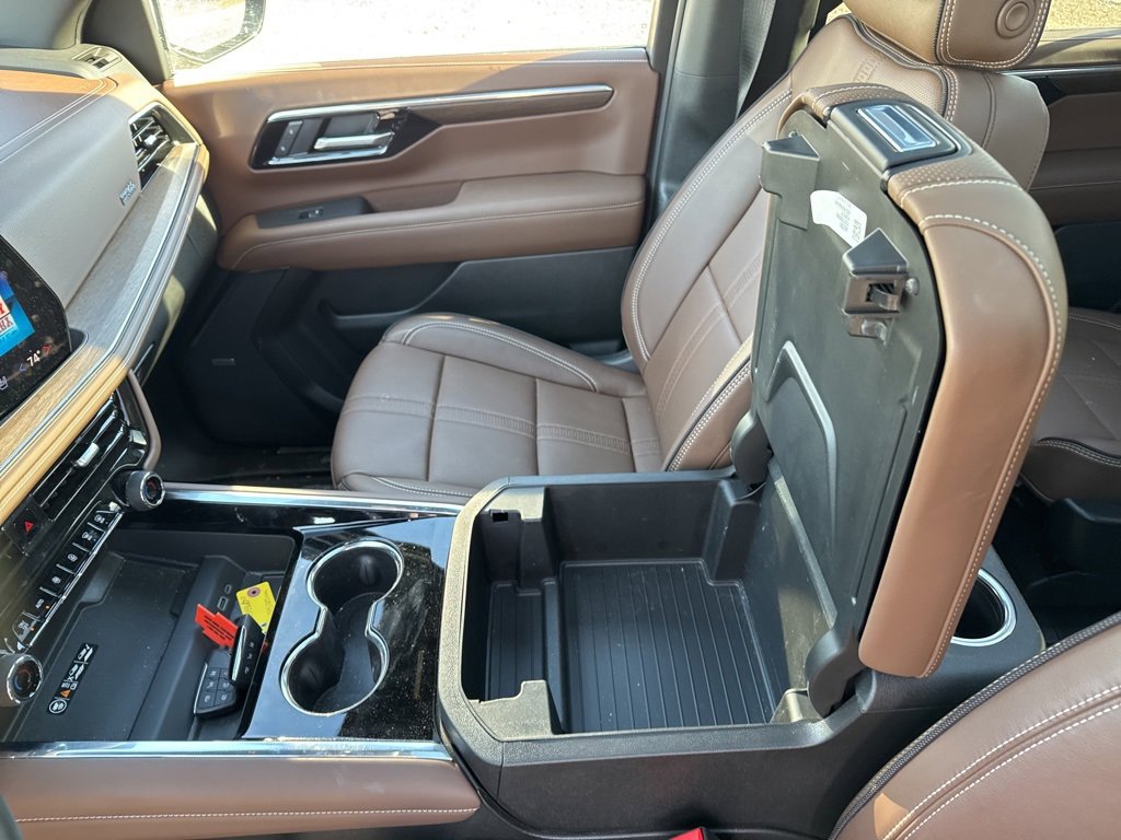 Used 2025 Chevrolet Tahoe High Country w/ Sun And Tow Package image 18