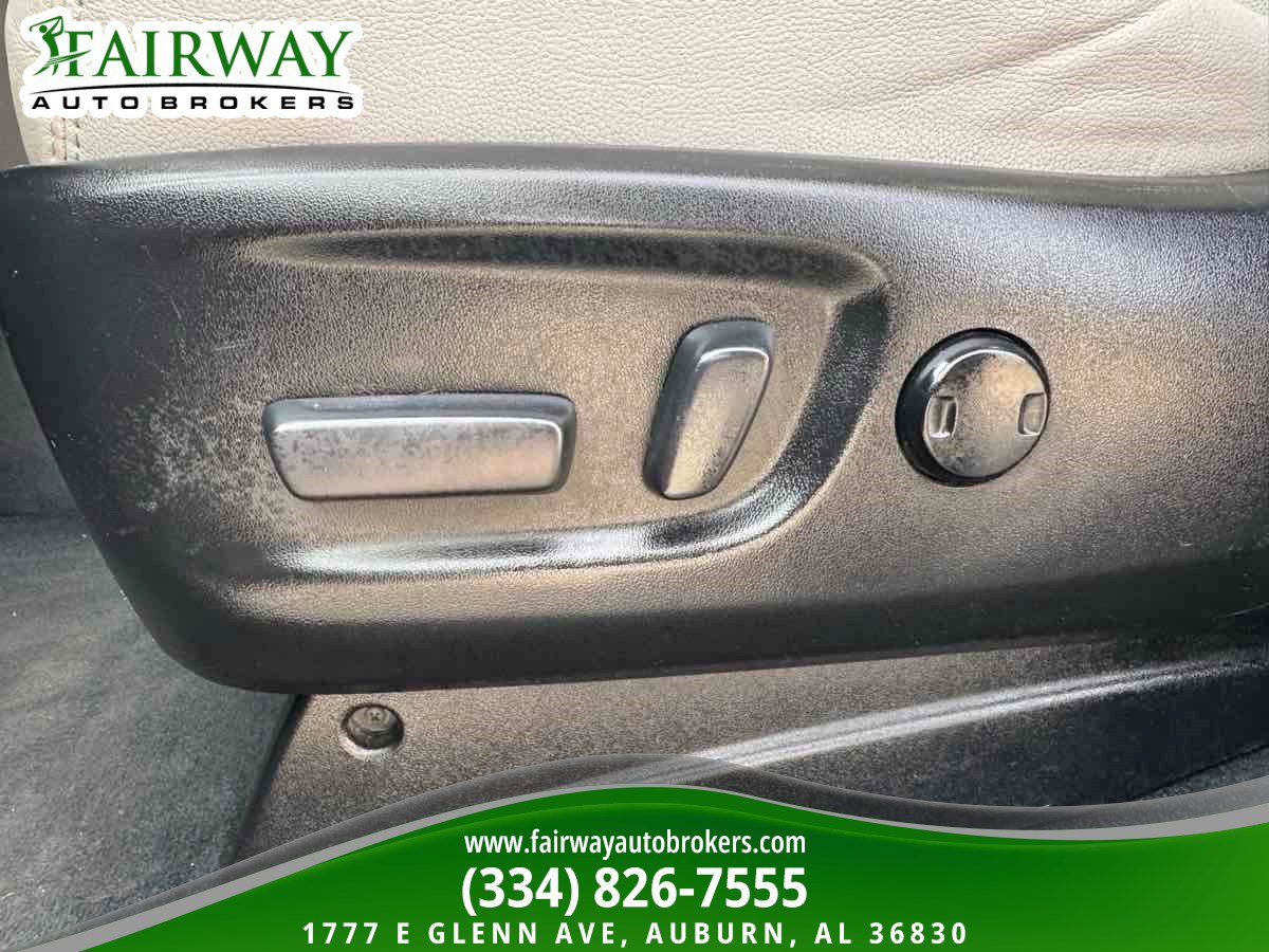 Used 2020 Toyota Sienna Limited Premium w/ Carpet Mat Package AWD/4WD image 16