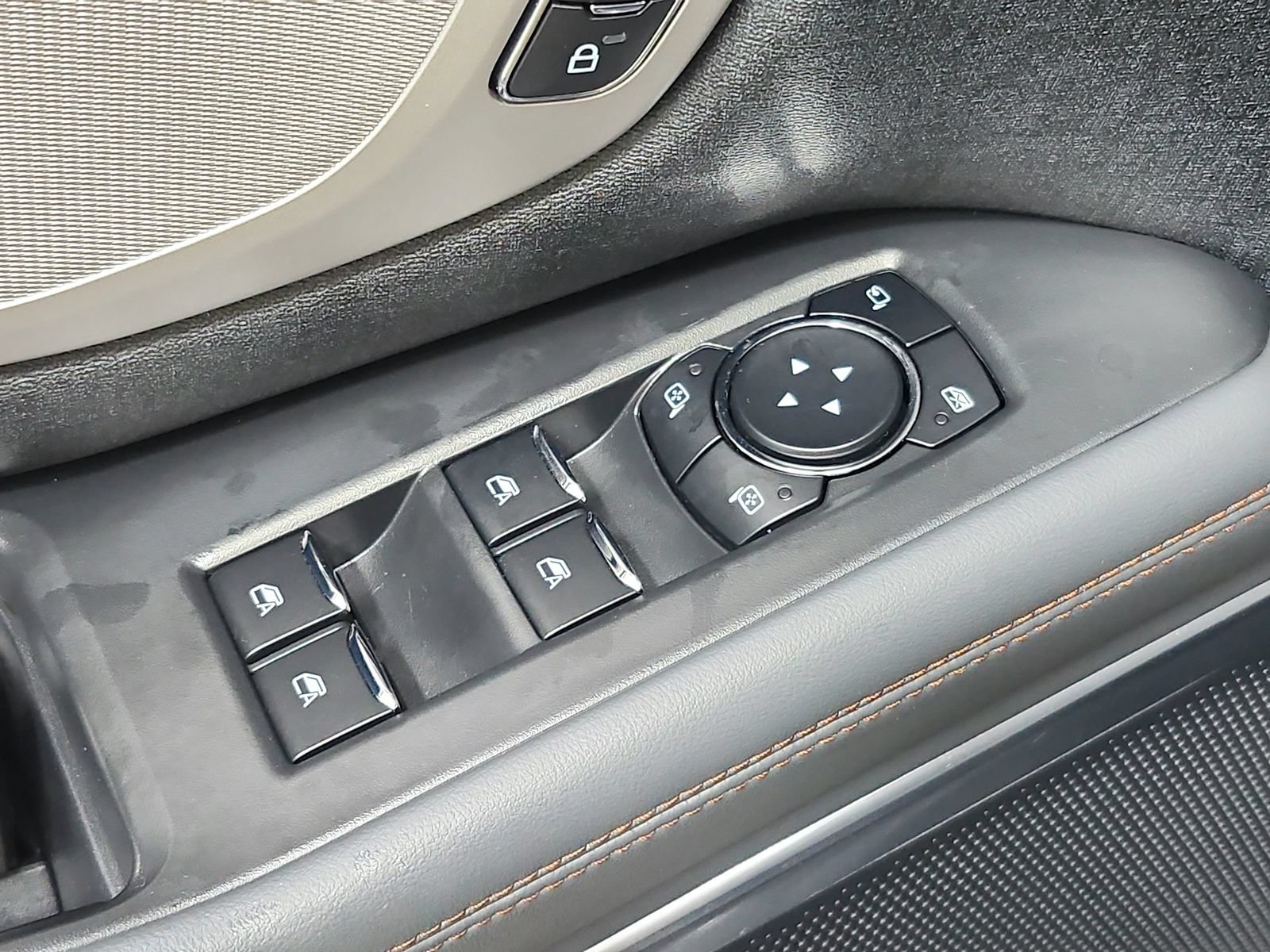 Used 2025 Ford Expedition Active AWD/4WD image 39