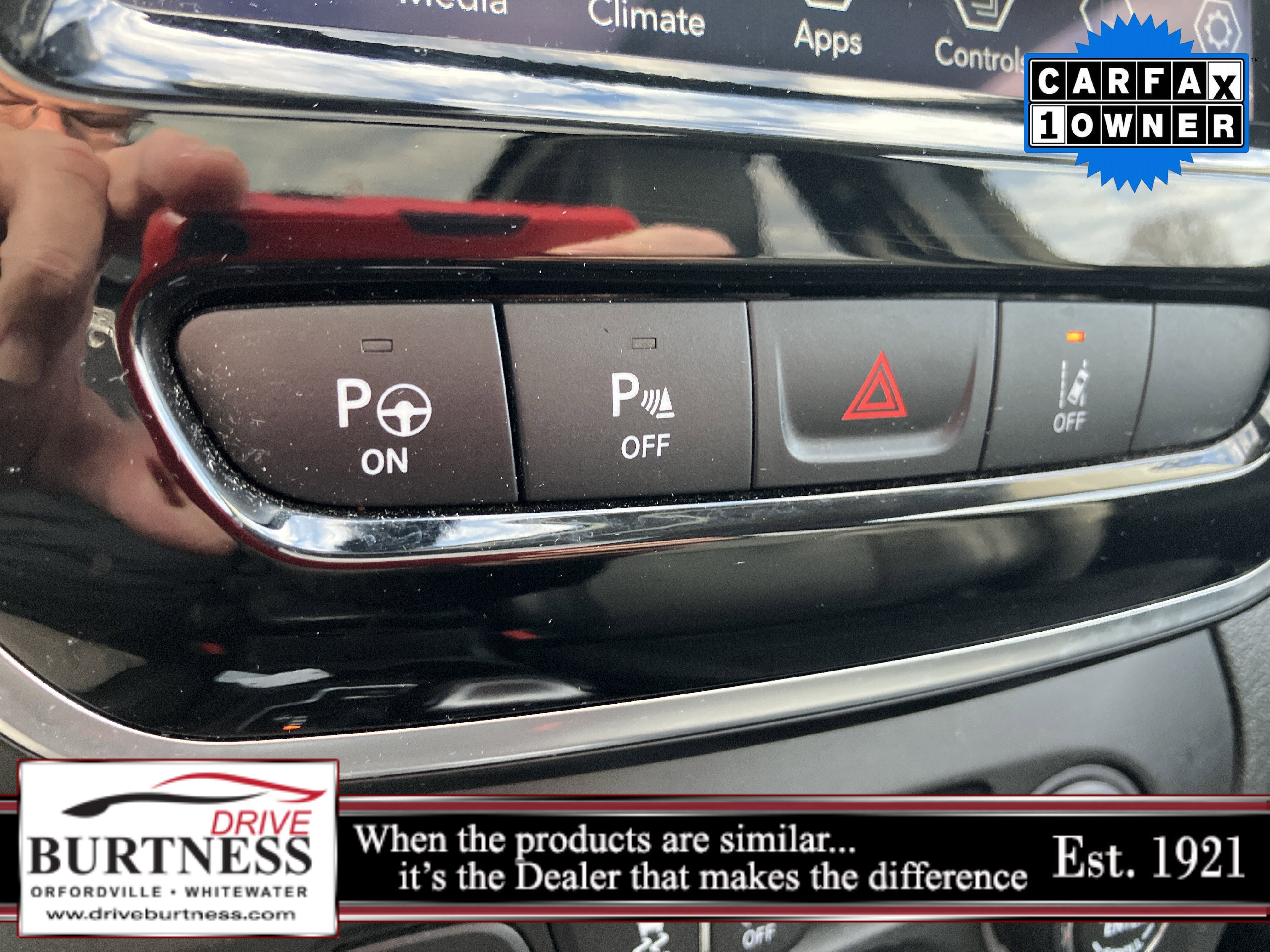 Used 2021 Jeep Cherokee Limited image 2