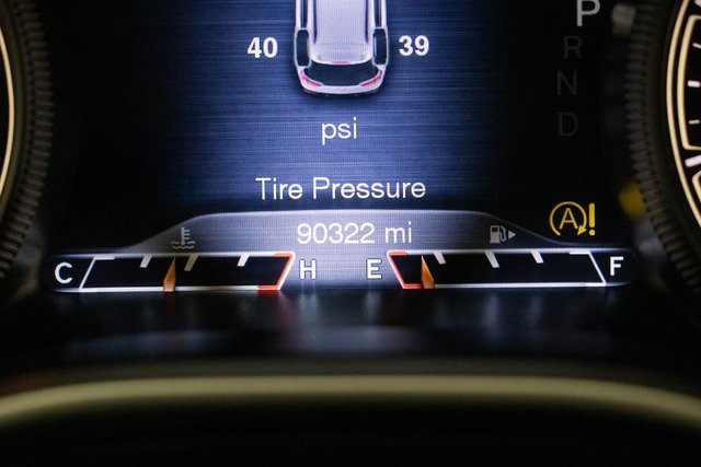 Used 2016 Jeep Cherokee Trailhawk w/ Comfort/Convenience Group image 31