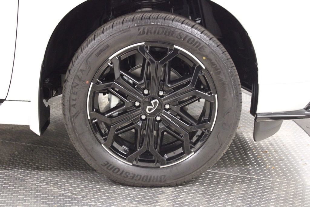 Certified 2026 INFINITI QX80 4WD w/ Sport Exterior Package image 15