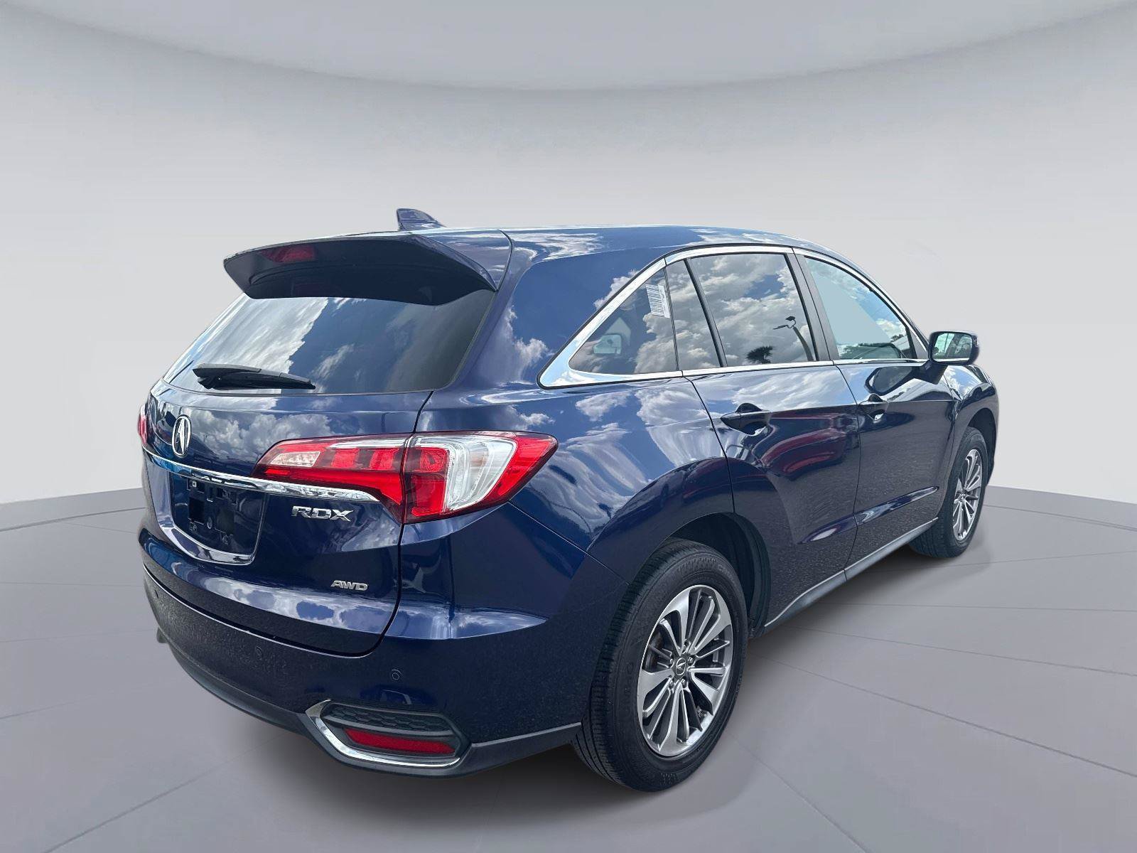 Used 2017 Acura RDX AWD w/ Advance Package image 3