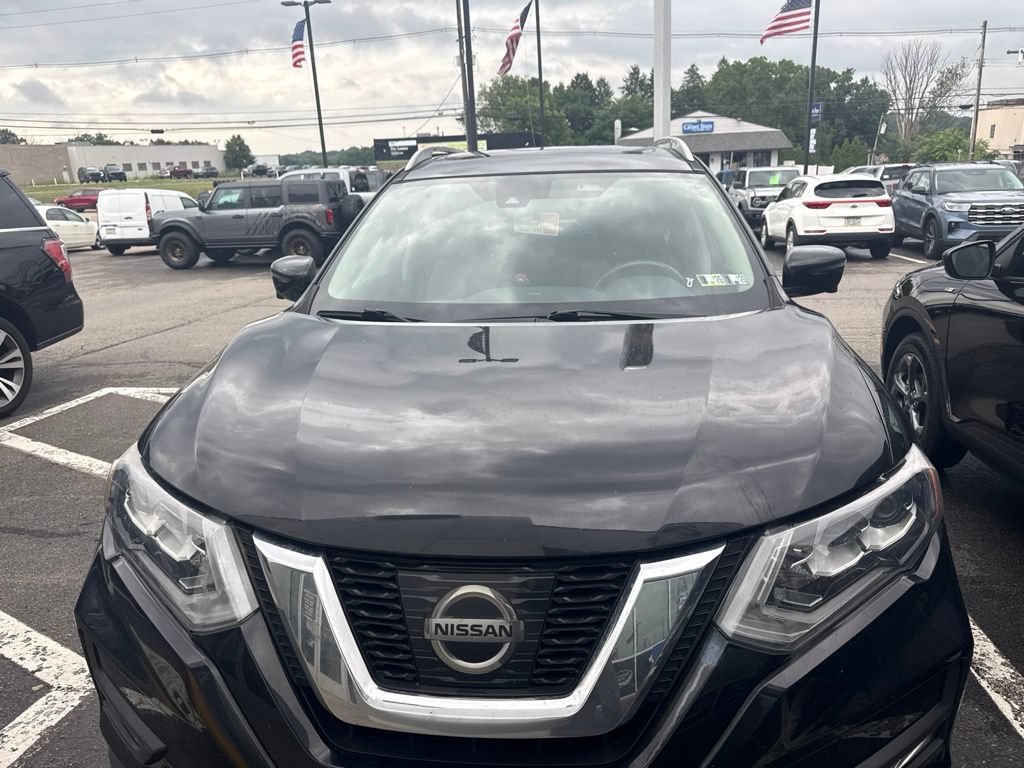 Used 2017 Nissan Rogue SL w/ SL Premium Package AWD/4WD image 2