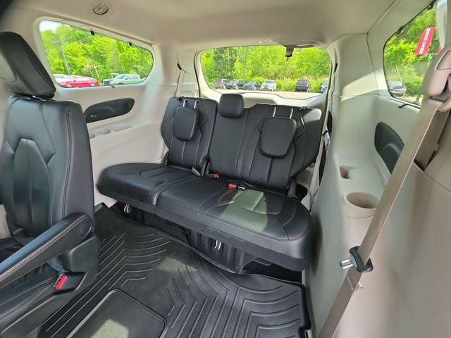 Used 2018 Chrysler Pacifica Touring-L Plus FWD image 23