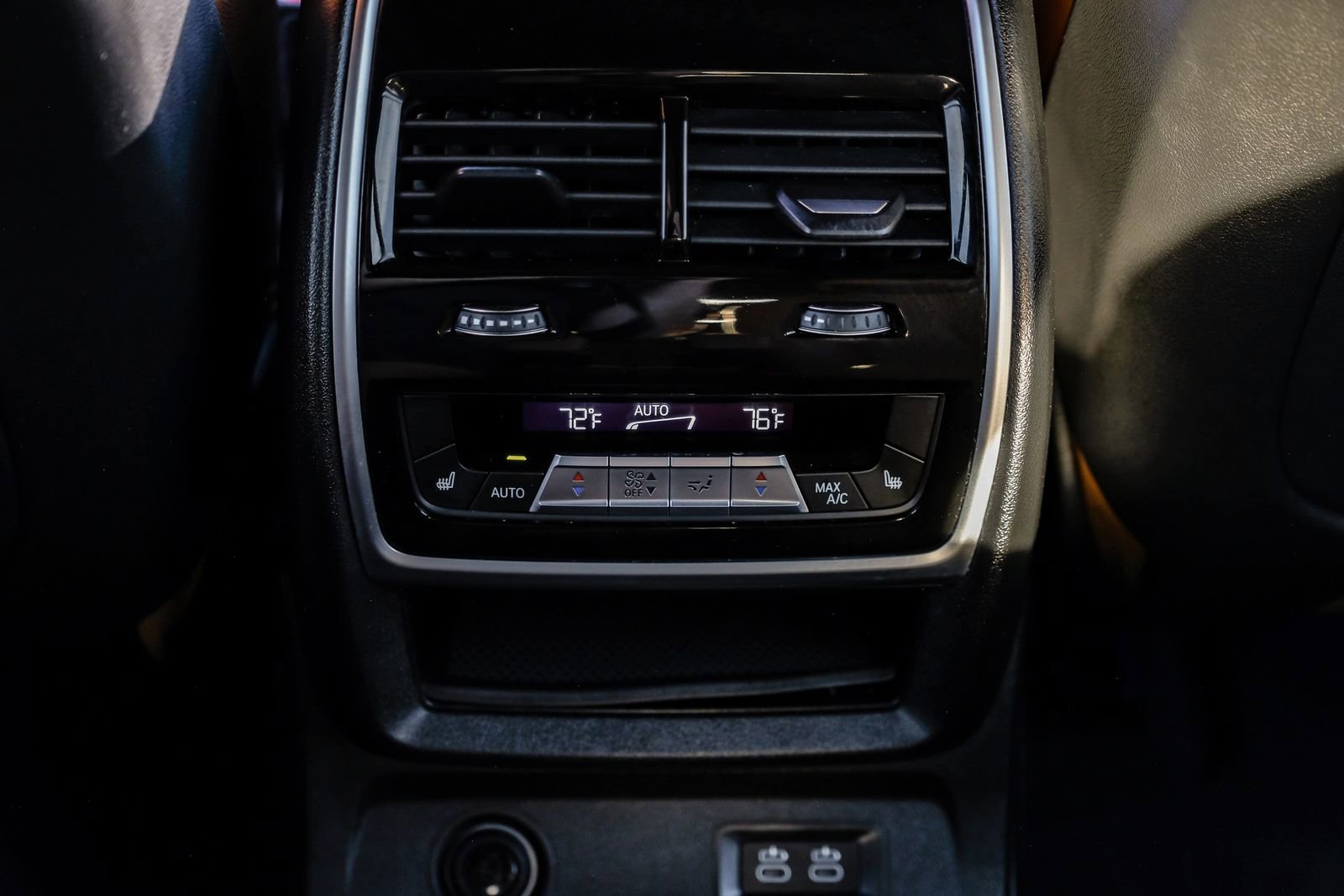 Used 2021 BMW X7 M50i w/ Executive Package image 42