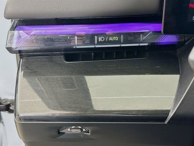 Used 2024 BMW i5 eDrive40i w/ M Sport Package image 9