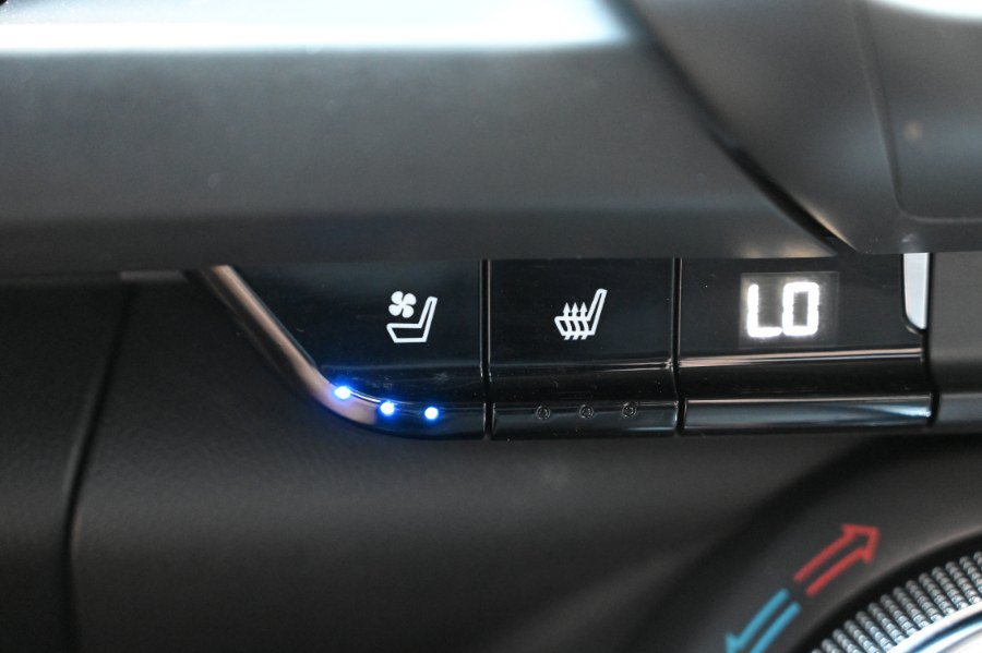 Used 2021 Chevrolet Camaro LT w/ RS Package RWD image 28