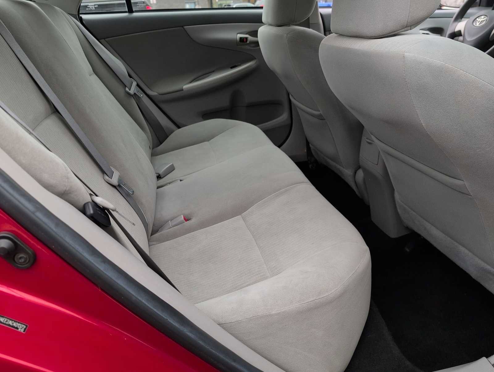 Used 2010 Toyota Corolla image 20