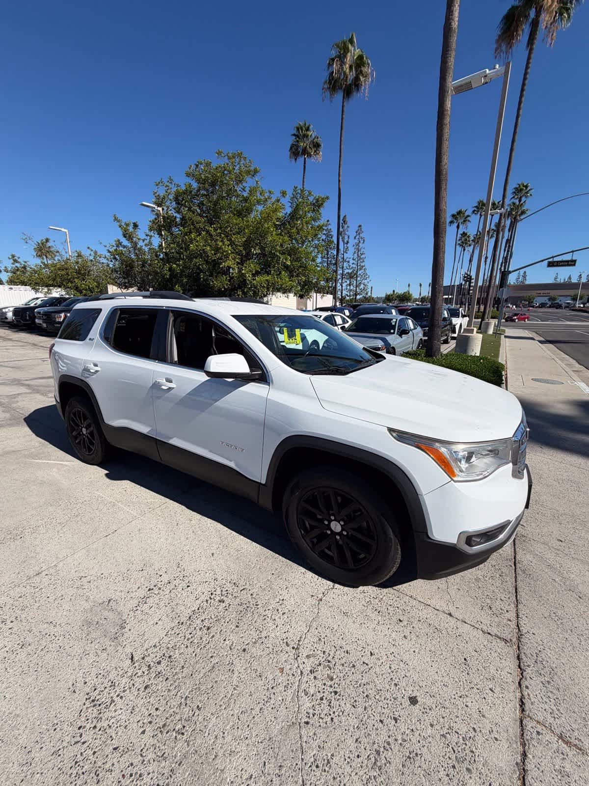 Used 2018 GMC Acadia SLT FWD image 3