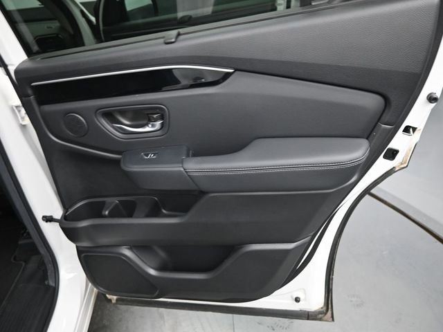 Used 2025 Honda Pilot EX-L image 18